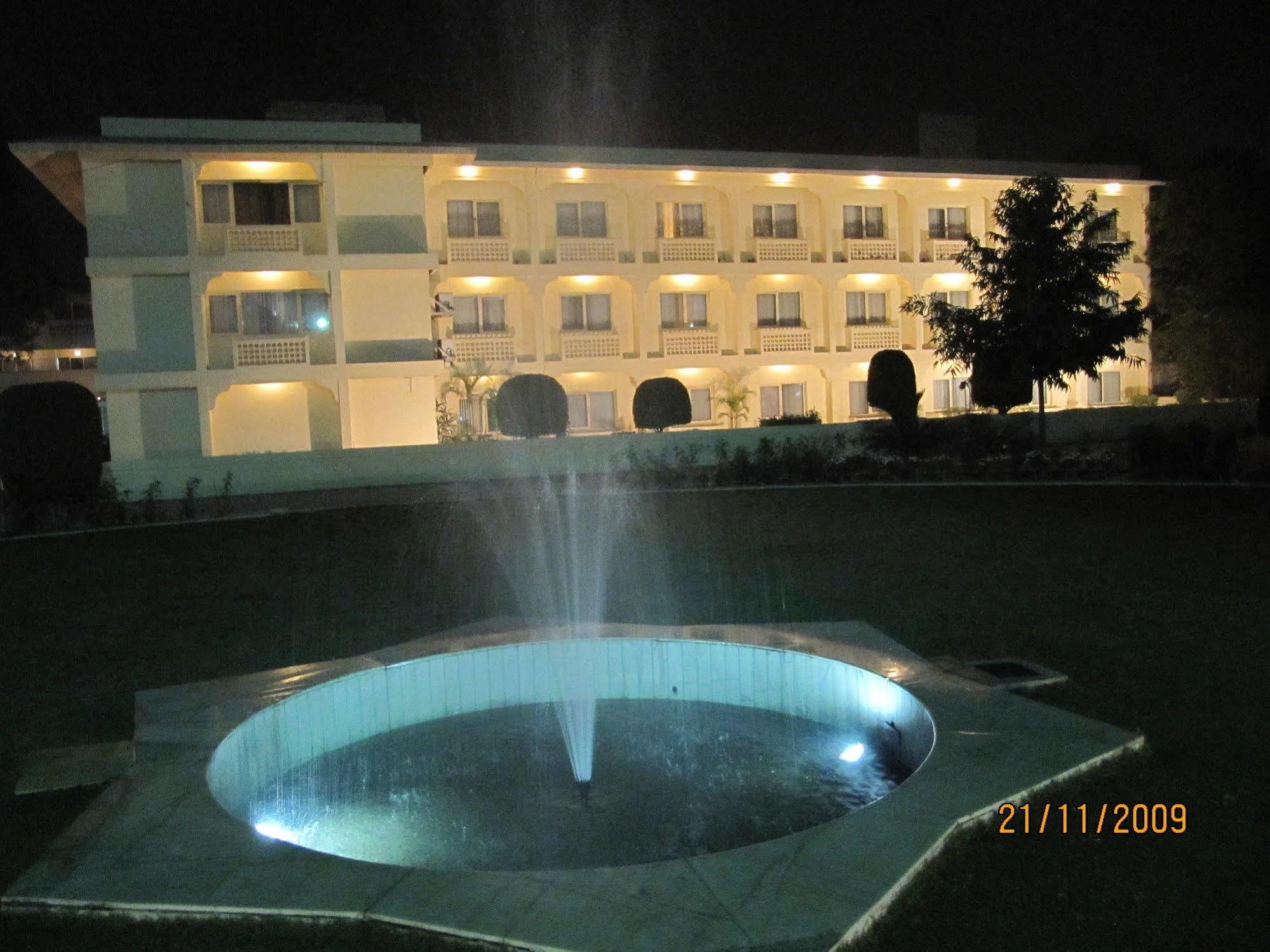 Hotel Ritz Plaza à Amritsar Extérieur photo