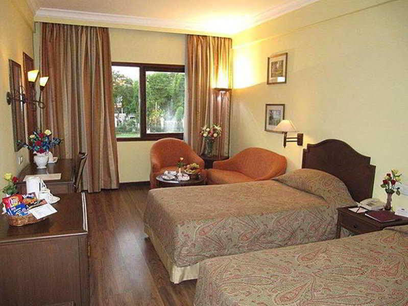 Hotel Ritz Plaza à Amritsar Extérieur photo