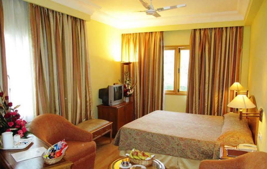 Hotel Ritz Plaza à Amritsar Extérieur photo